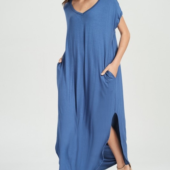 01 Solid Oversized V neck Side Slit Pocket Maxi Dress - Picture 3 of 6